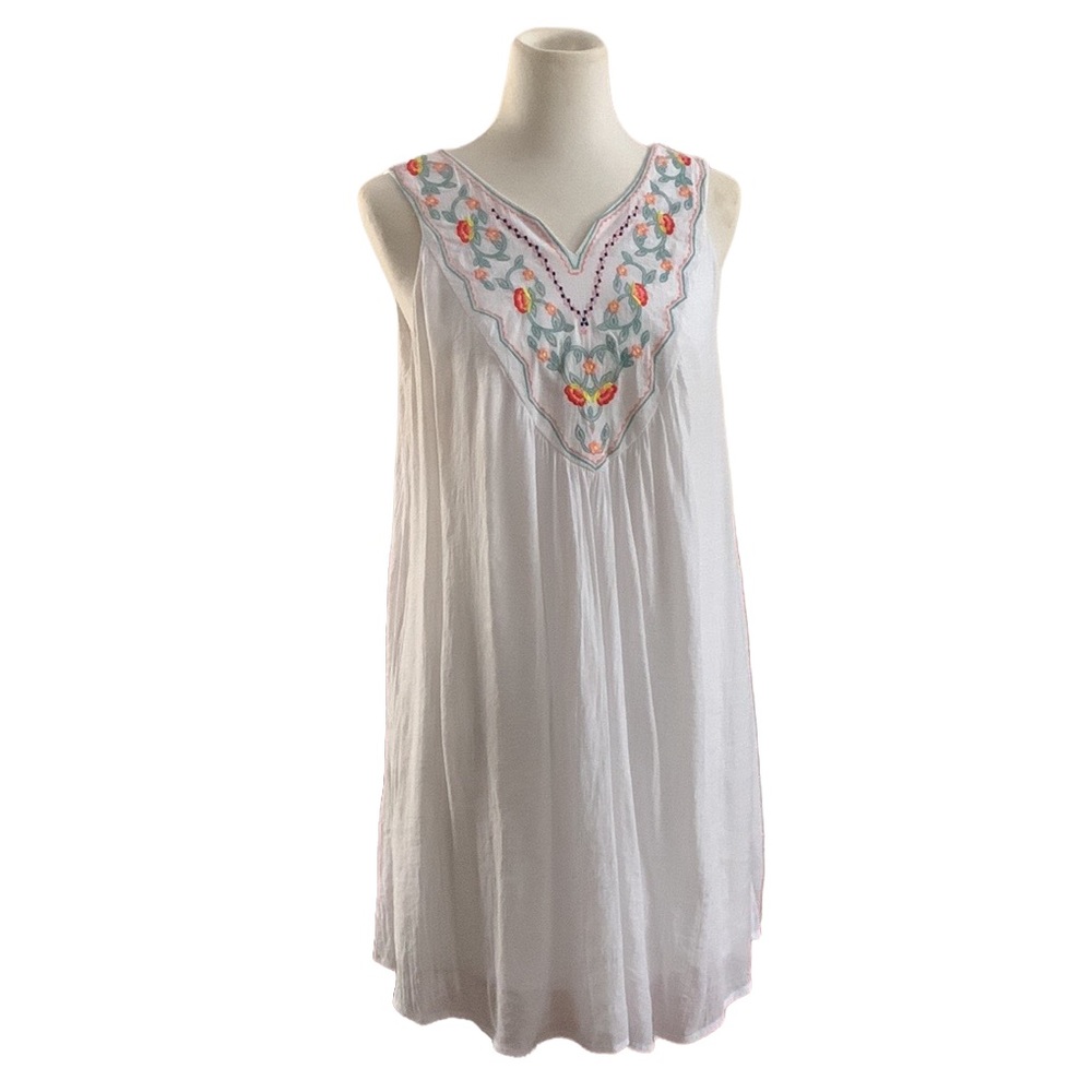 Luxology sleeveless gauzy embroidered dress